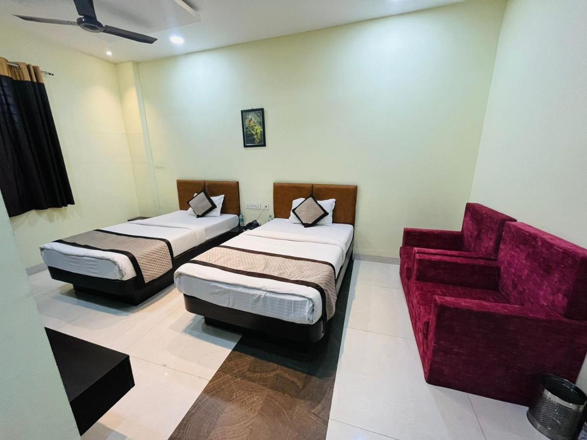 Jmc Hotel Lavish Akolia Ngoại thất bức ảnh