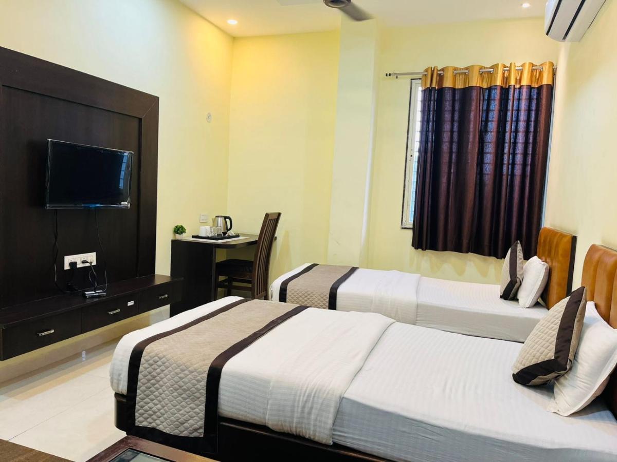 Jmc Hotel Lavish Akolia Ngoại thất bức ảnh